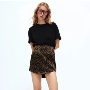 Zara Curved Micro Mini Skirt In Satin Cheetah Leopard Print